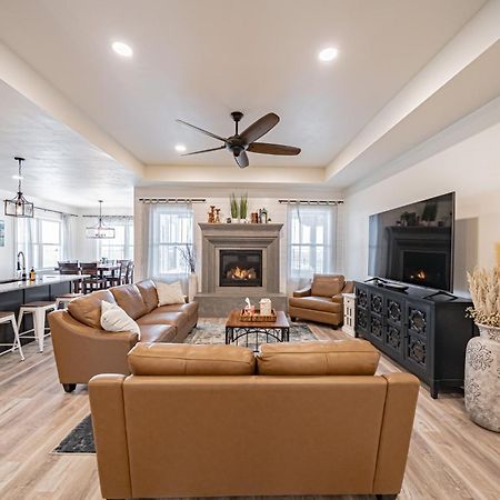 Teton Valley Getaway With Private Deck And Hot Tub! Ashton Bagian luar foto